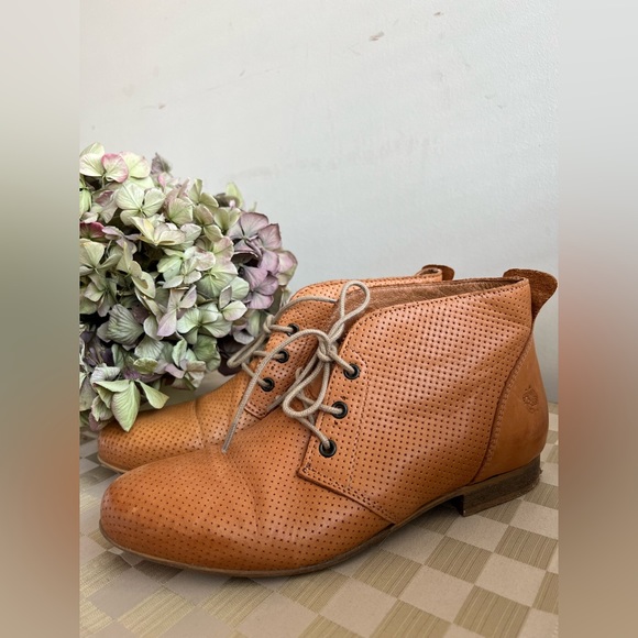 Real Leather Boots (EU 38/ US 7.5) - Picture 4 of 7